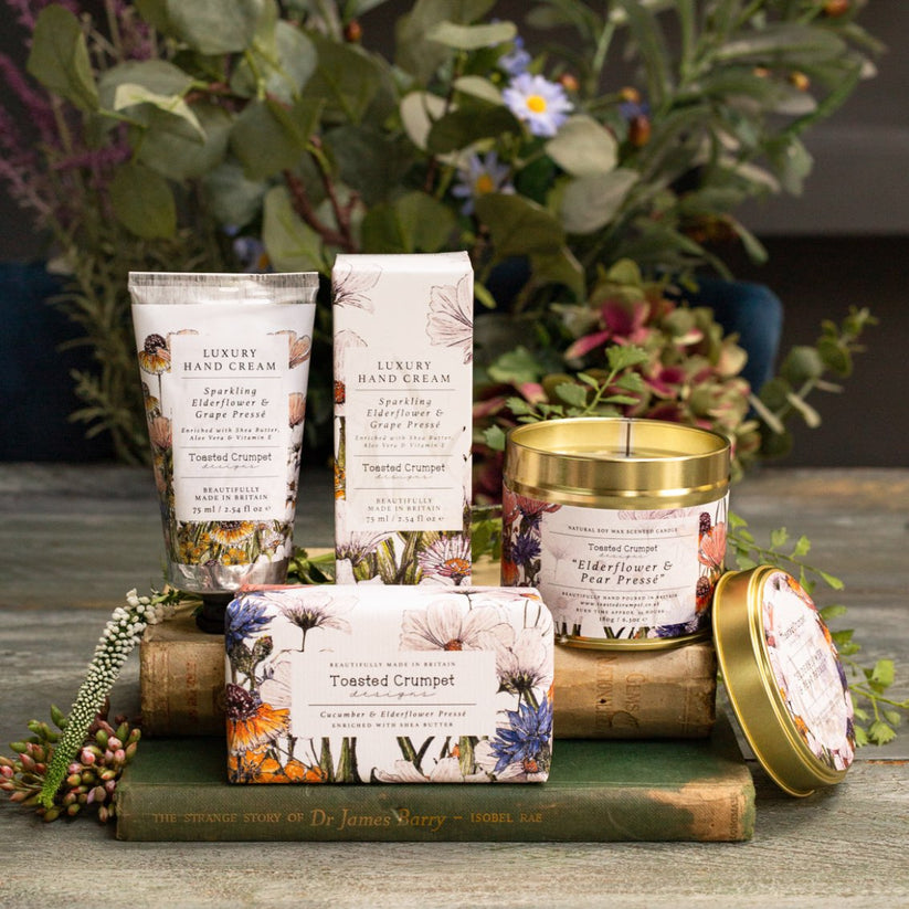 Elderflower & Pear Presse Candle in a Matt Gold Tin