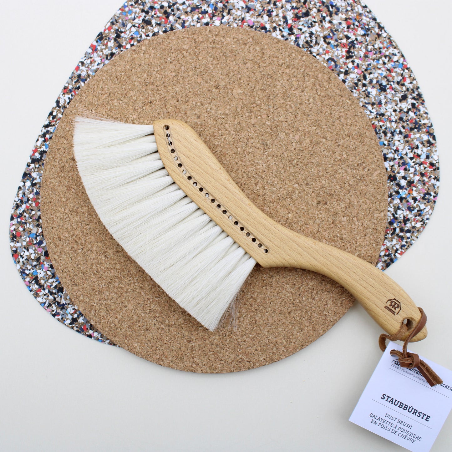 Dust brush