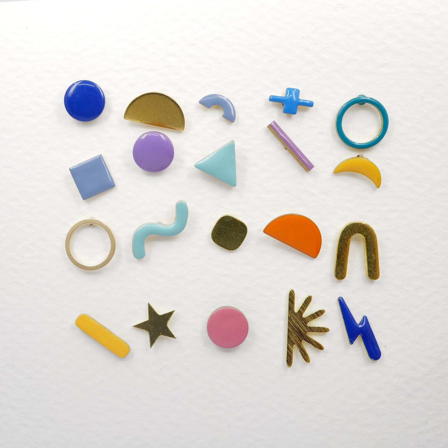 Circle Studs - Golden Yellow
