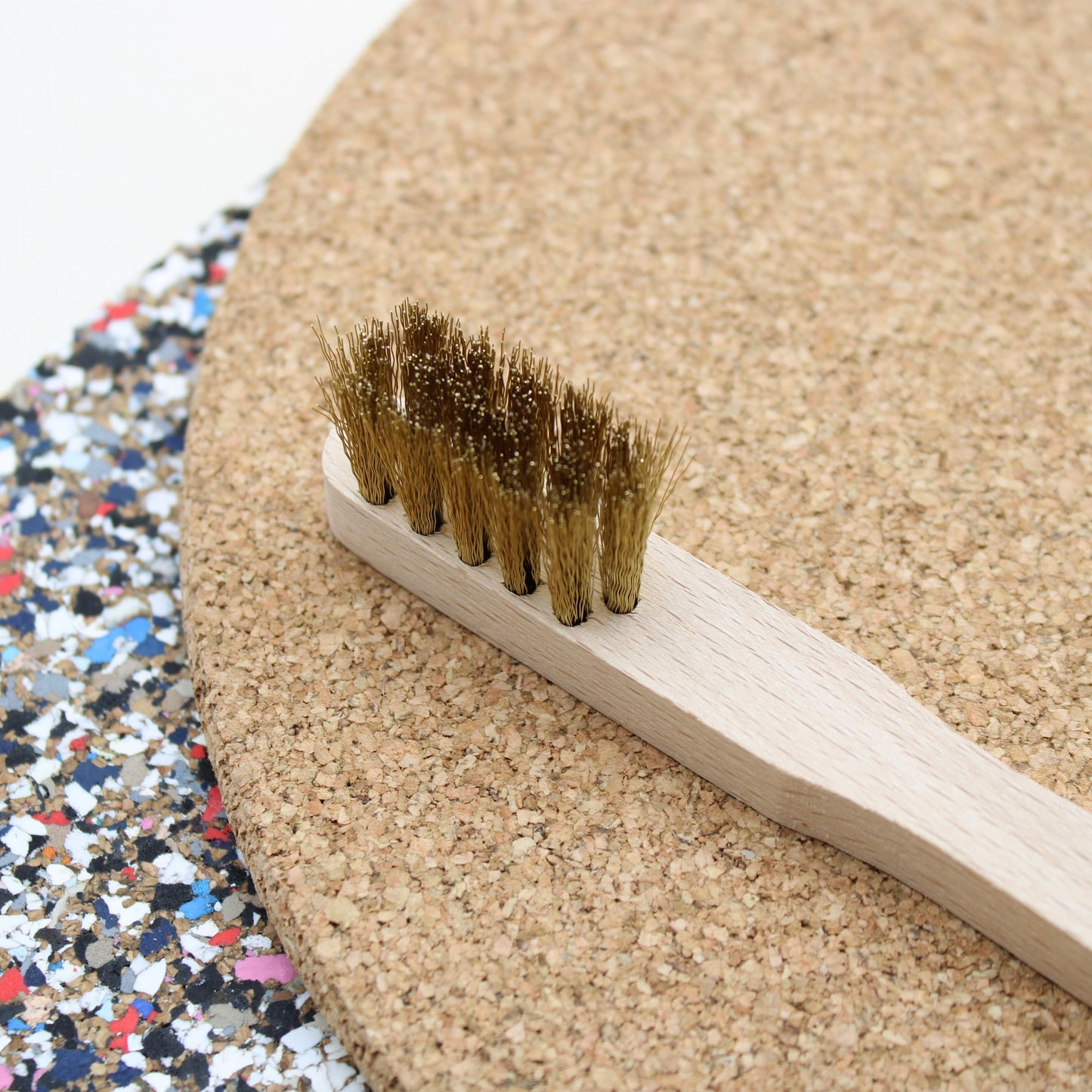Brass wire brush