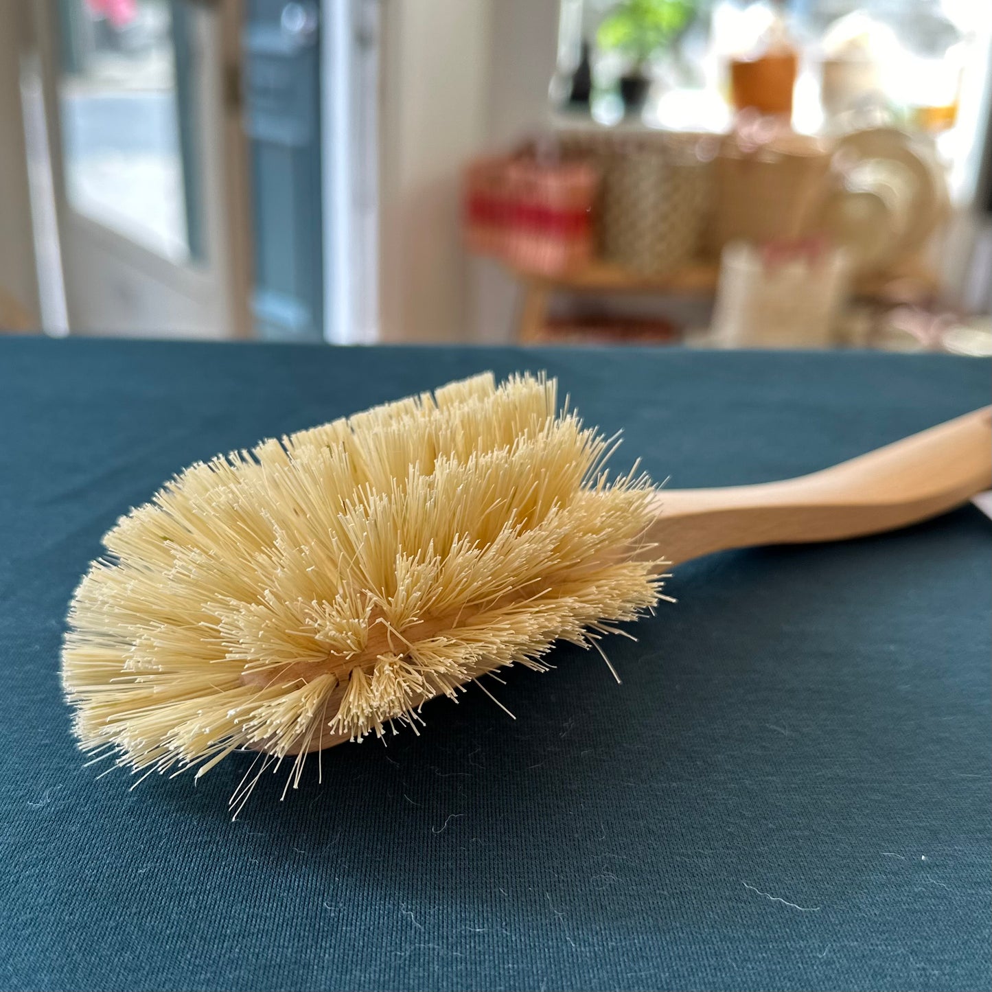 Cured Handle dish brush