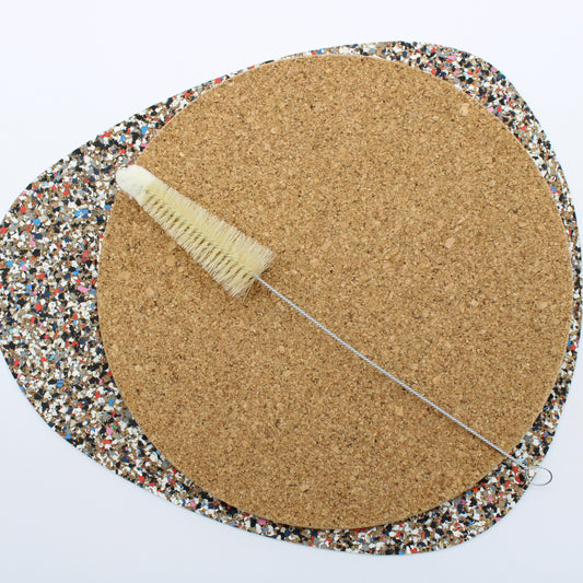 Teapot spout brush