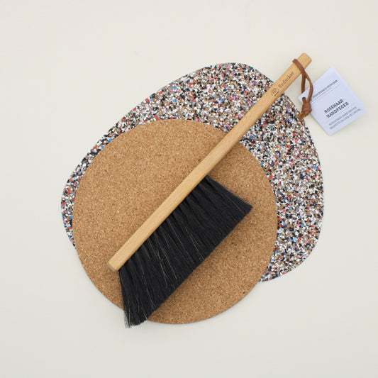 Hand Brush - Delta