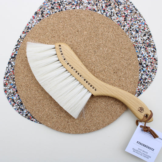 Dust brush