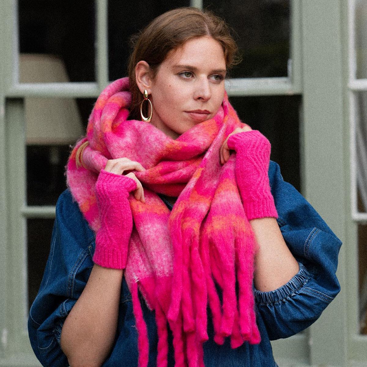 Zoe Blanket Scarf - Pink