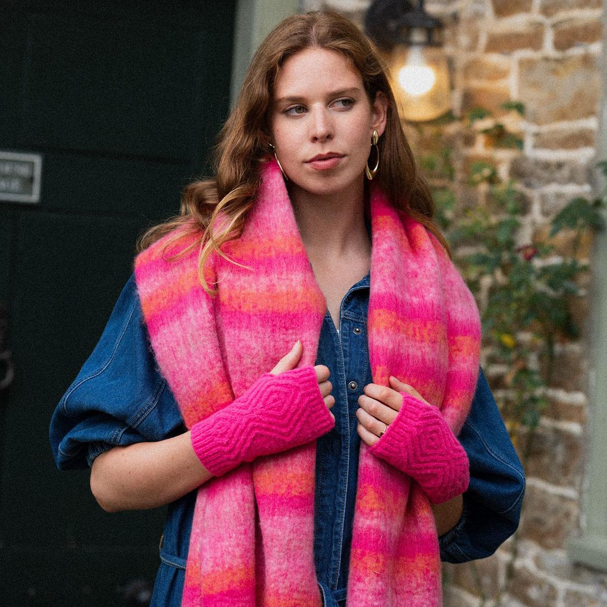 Zoe Blanket Scarf - Pink
