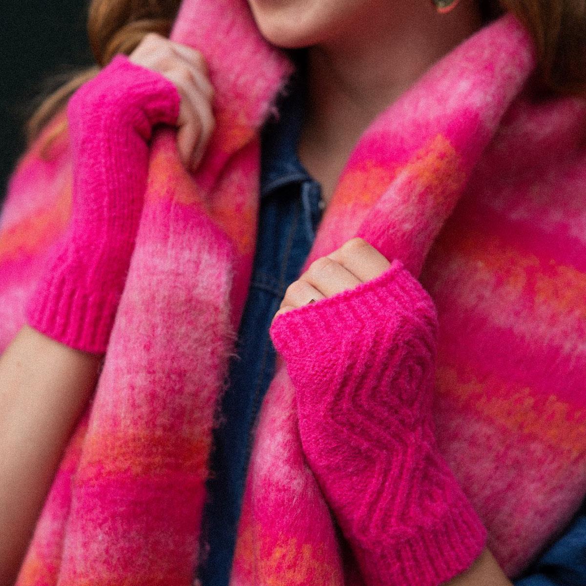 Zoe Blanket Scarf - Pink