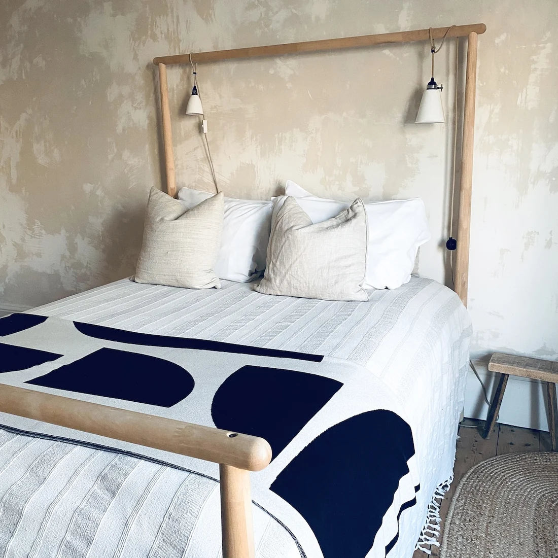 Sophie Home Bruten Throw - Mono