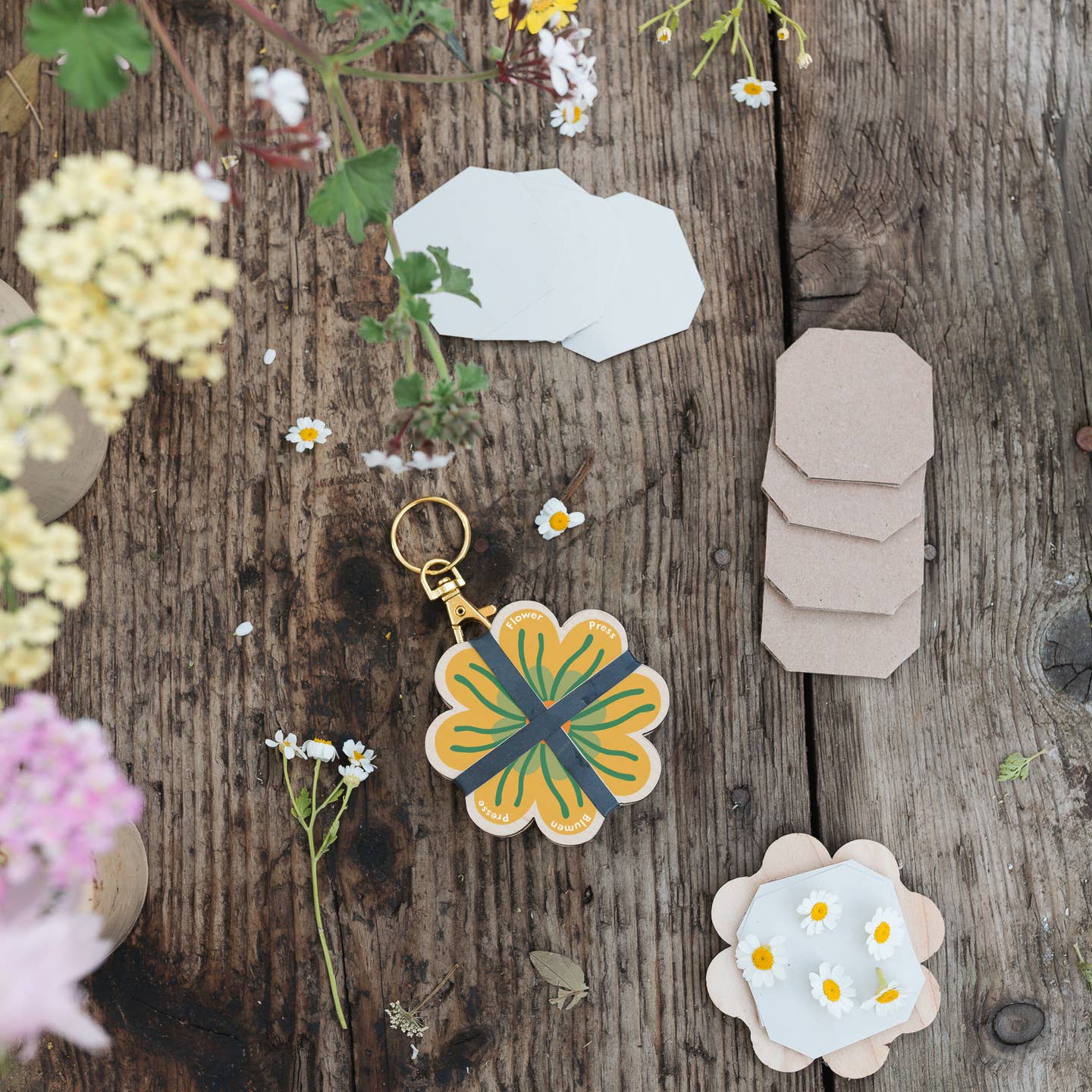 Keyring Flower Press - Greens & Yellows