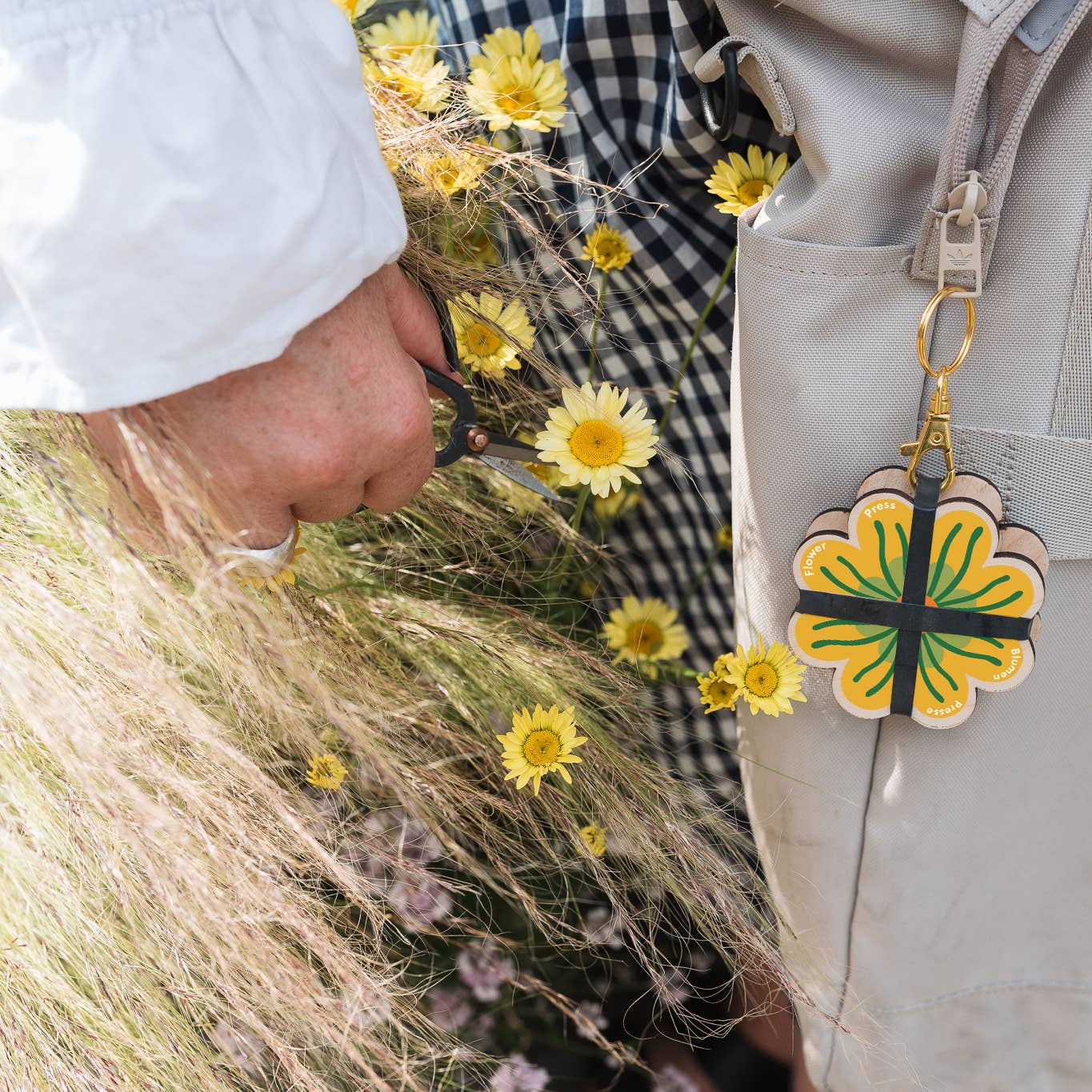 Keyring Flower Press - Greens & Yellows